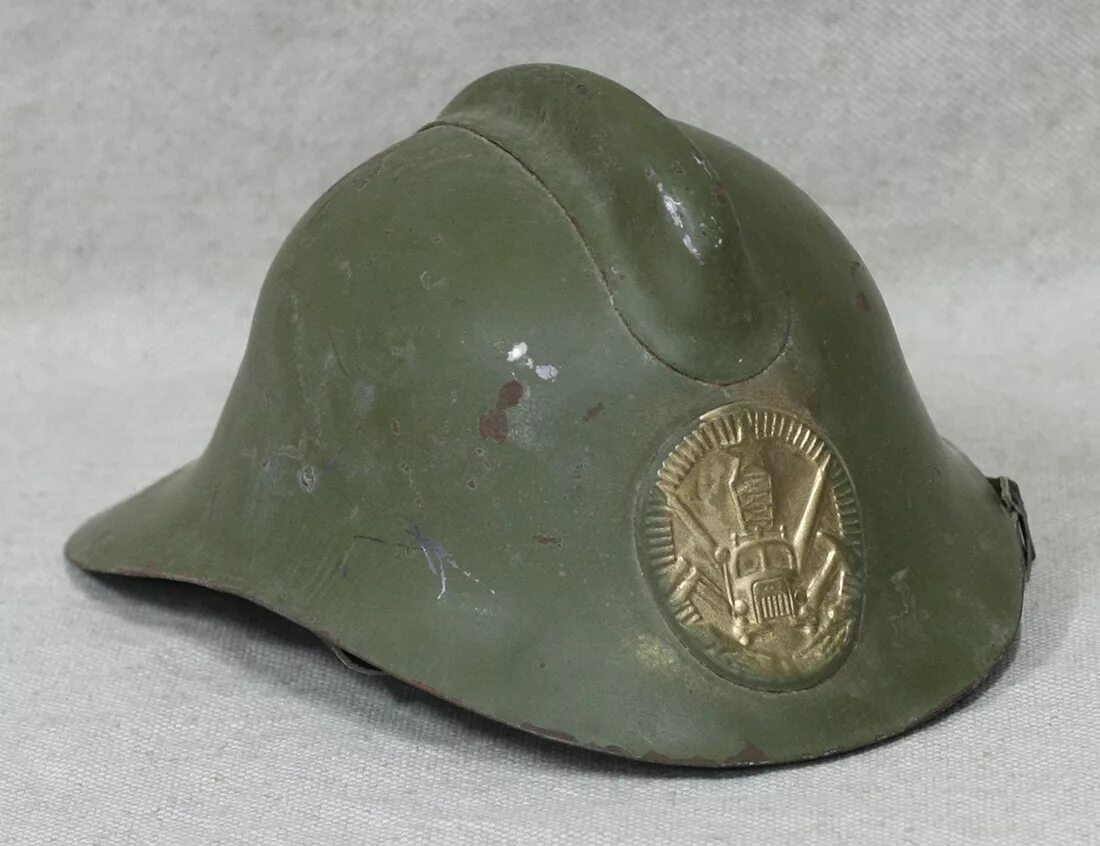 Пожарная каска 1923. Советский пожарный шлем. Старая каска. Каска пожарного. Шлем пожарного старинный.