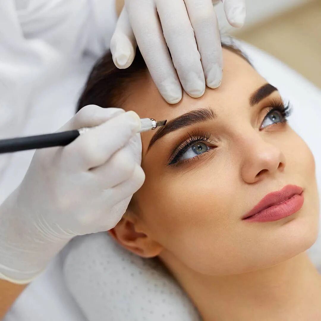 Татуаж бровей и ресниц. С помощью перманентного макияжа. Перманентный макияж процесс. С помощью перманентного макияжа. С помощью перманентного макияжа.