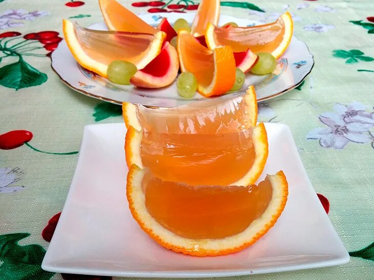 Желе из апельсина. Желейные апельсины. Разноцветное желе. Разноцветное желе. Желейные апельсины.