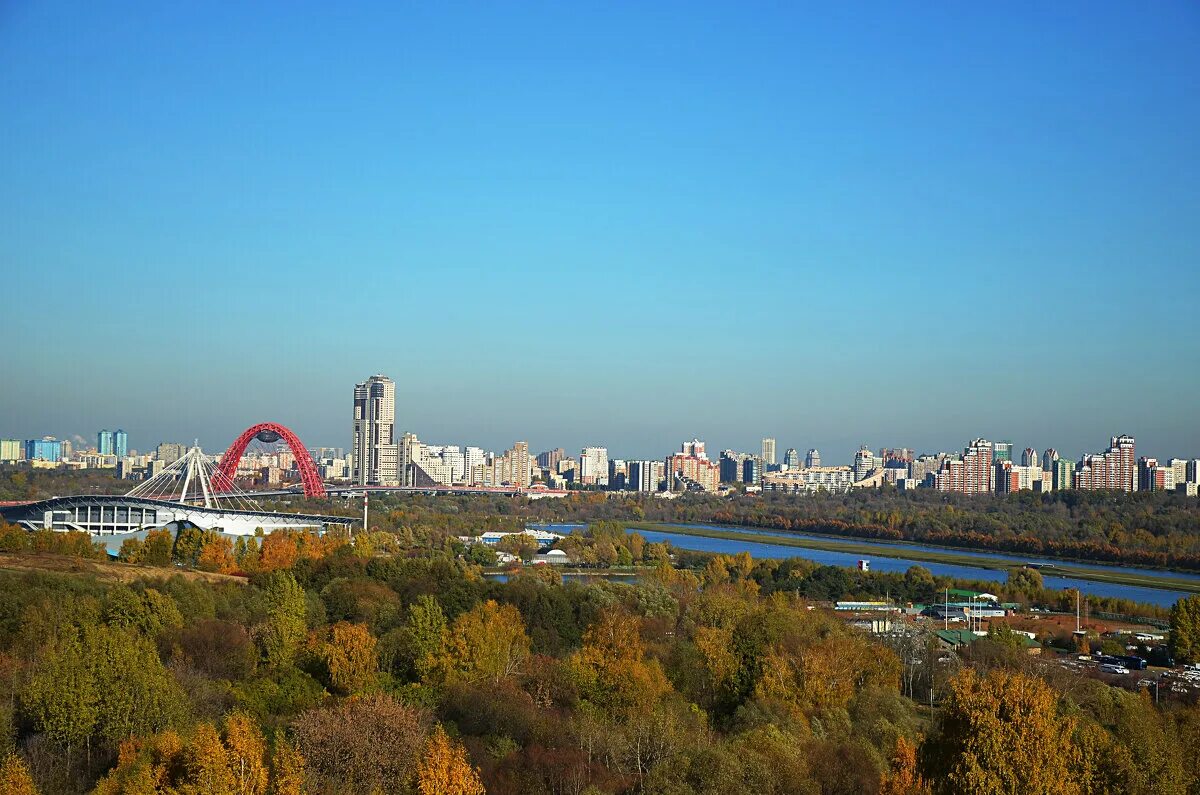 Погода в крылатском сегодня. Парк Крылатские холмы. Холмы Строгино. Холмы Строгино парк. Парк Крылатские холмы ночью.