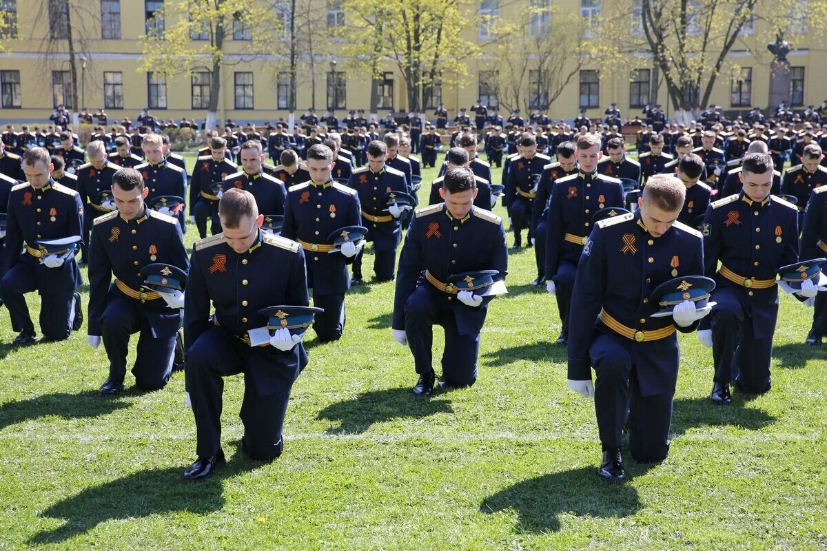 44 корпус рф. Военная Академия имени Можайского Санкт-Петербург. Выпуск Академии Можайского 2020. Можайка Академия Питер Военная. Военно-Космическая Академия им а.ф.Можайского Санкт-Петербург.