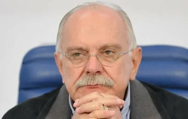 Сергей Цивилев наградил Никиту Михалкова во время гастролей в Кузбассе - KP.RU