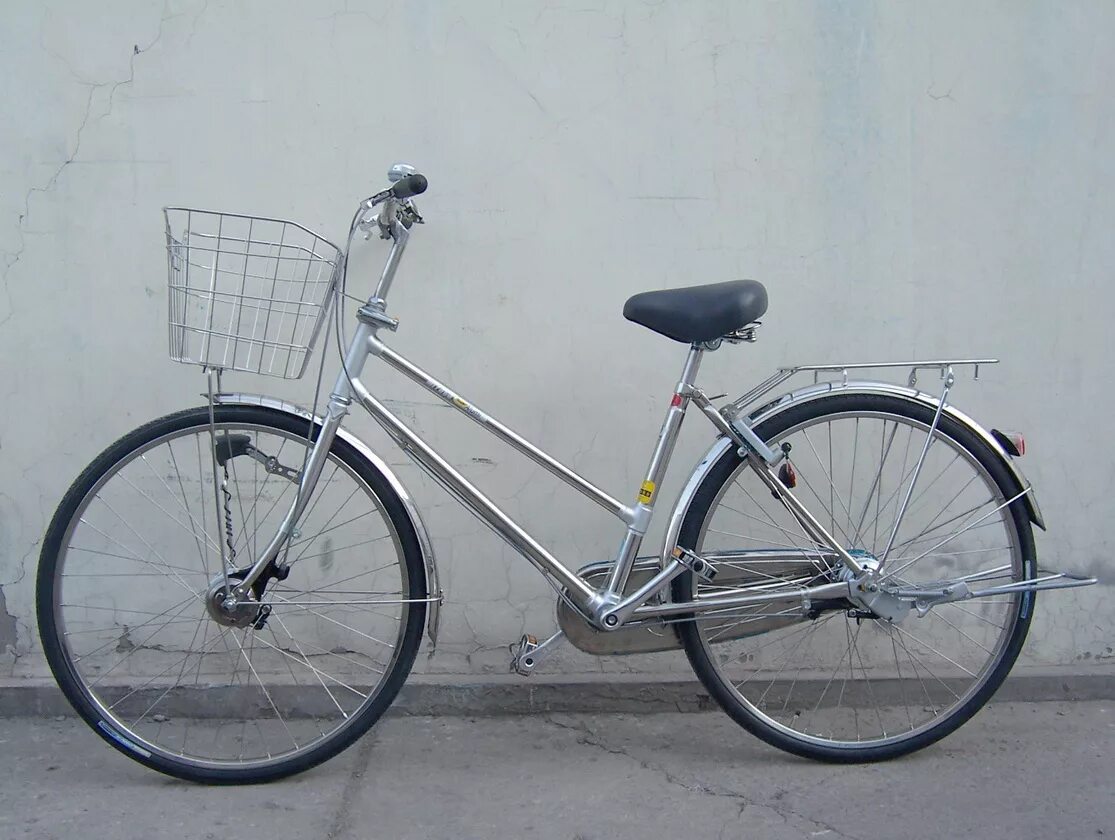 Купить велосипед во владивостоке. Японский велосипед National. Дорожный велосипед Helkama. Старый японский велосипед. Японский дорожный велосипед.