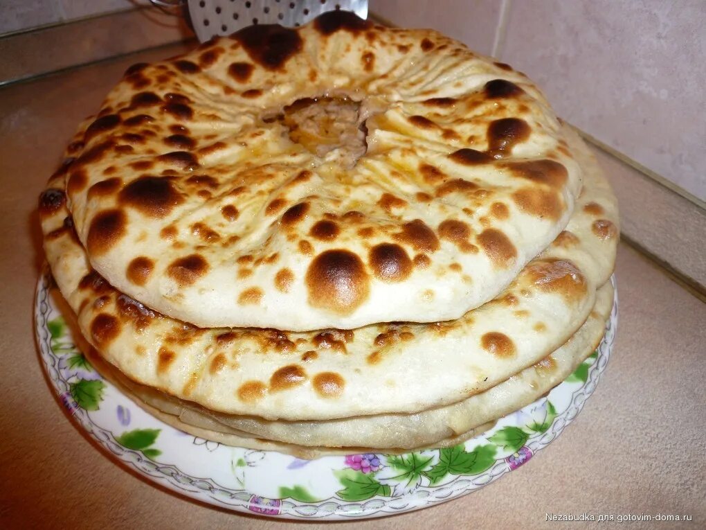 Слоёное чуду с мясом и картошкой. Национальное Дагестанское .Лезгинский цкен.