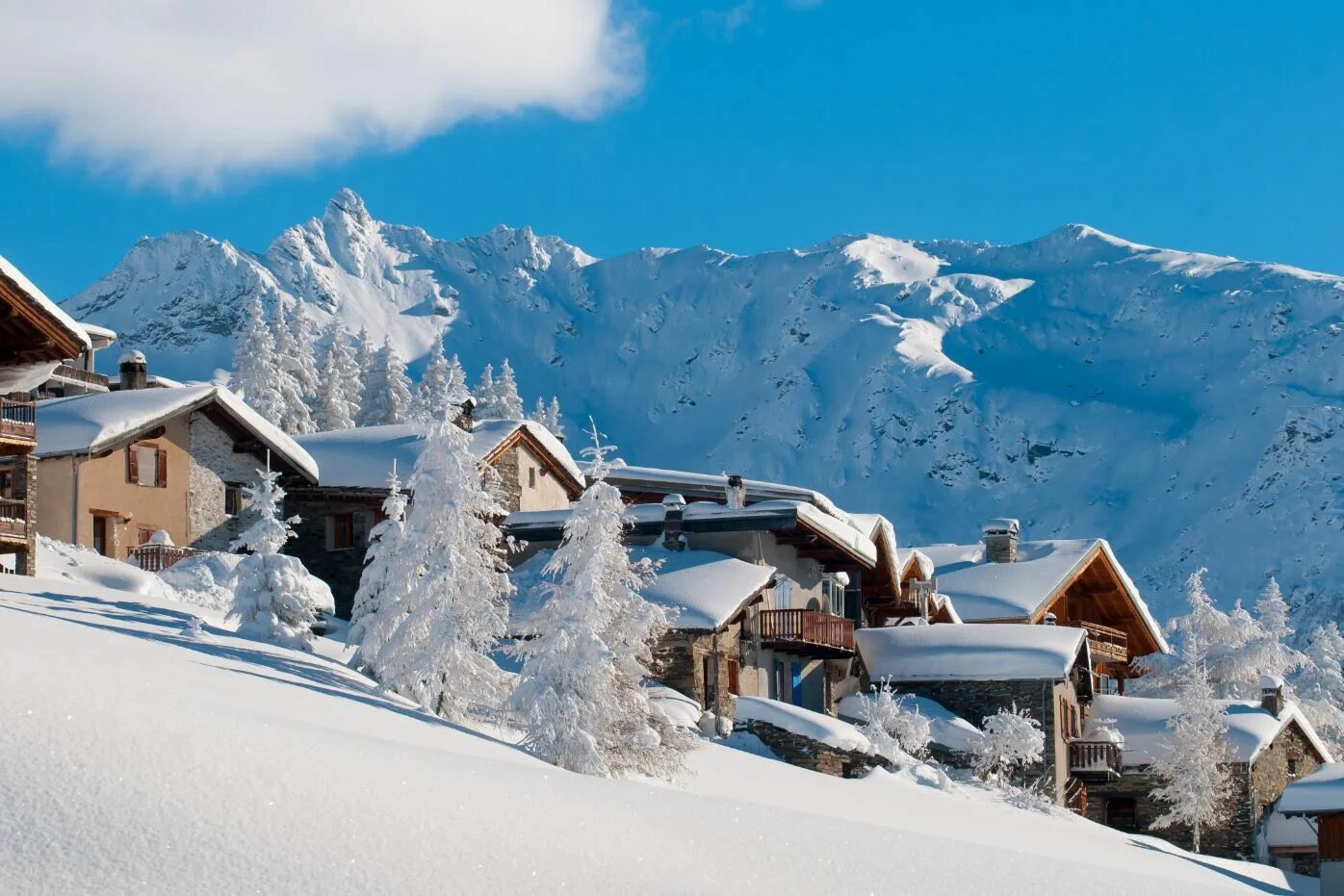 Альпы Франция горнолыжный курорт. Куршевель Франция горнолыжный курорт. Монблан Авориаз. Альпы зимой горнолыжный курорт. Alps ski skiing