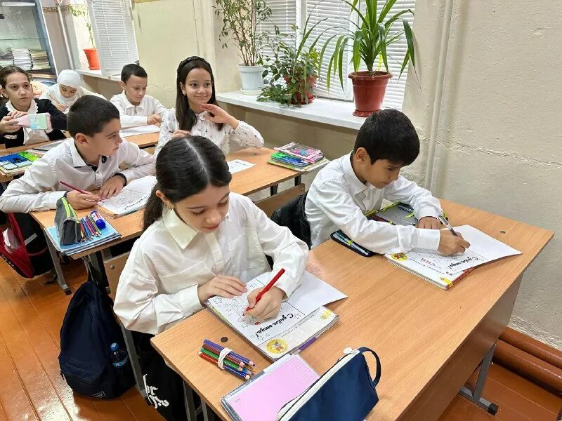 10 школа в г. 11 школа избербаш учителя. Школа 10 избербаш. Г. Сош 10 избербаш.