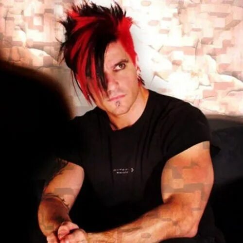 Klayton celldweller. Клейтон селлдвеллер. Клейтон селлдвеллер. Celldweller слушать. Celldweller слушать.