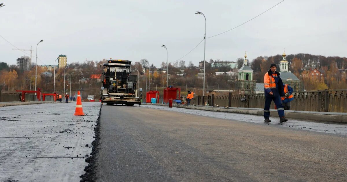 Мост вязьма 8 апреля. Асфальт на мосту. крестовоздвиженский мост смоленск. симулятор укладки асфальта. открытие моста в смоленске.
