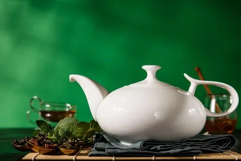Чайник чая белый