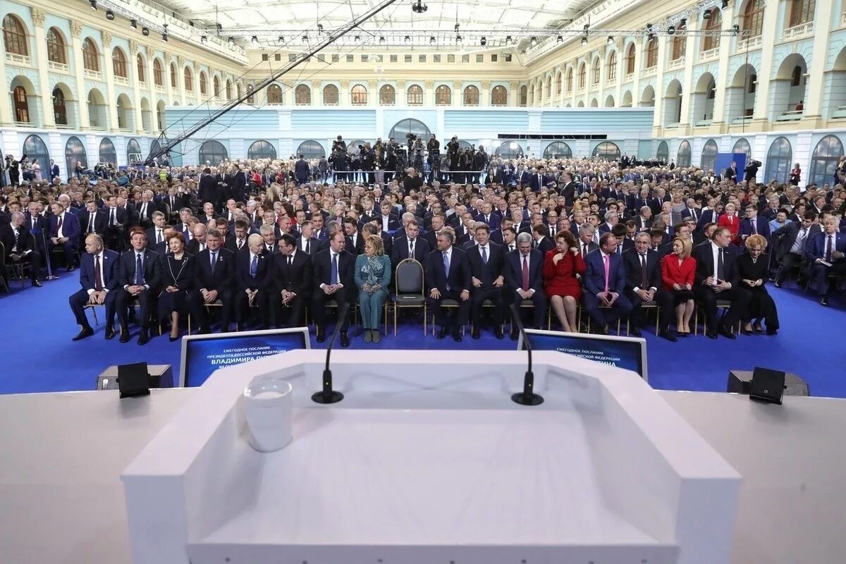Формально президентская. Георгиевский зал инаугурация президента. Дворец президента татарстана внутри. Формально президентская. Формально президентская.