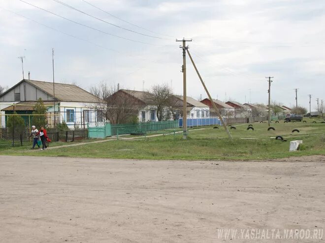 Погода в яшалте на 14 дней. Село весёлое Яшалтинский район, Республика Калмыкия. С Матросово Калмыкия. Село соленое Калмыкия. Яшалтинский район село веселое.