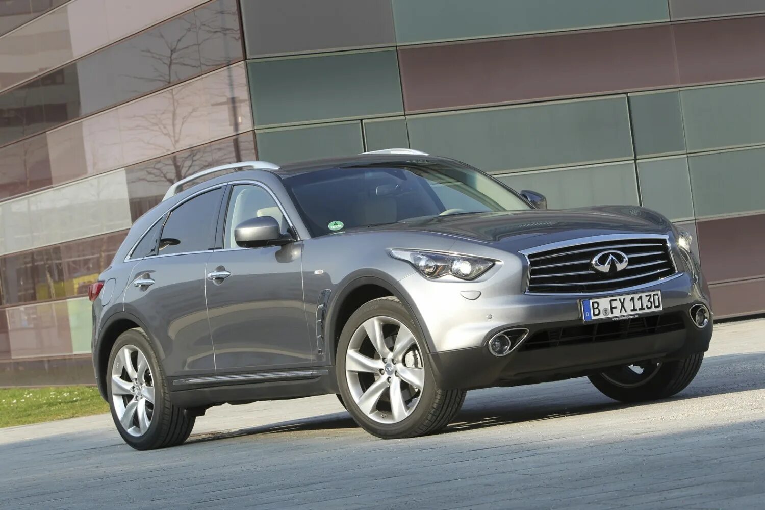 Купить Двигатель Infiniti QX56 в Иркутске - объявление от компании "VibeAuto" на