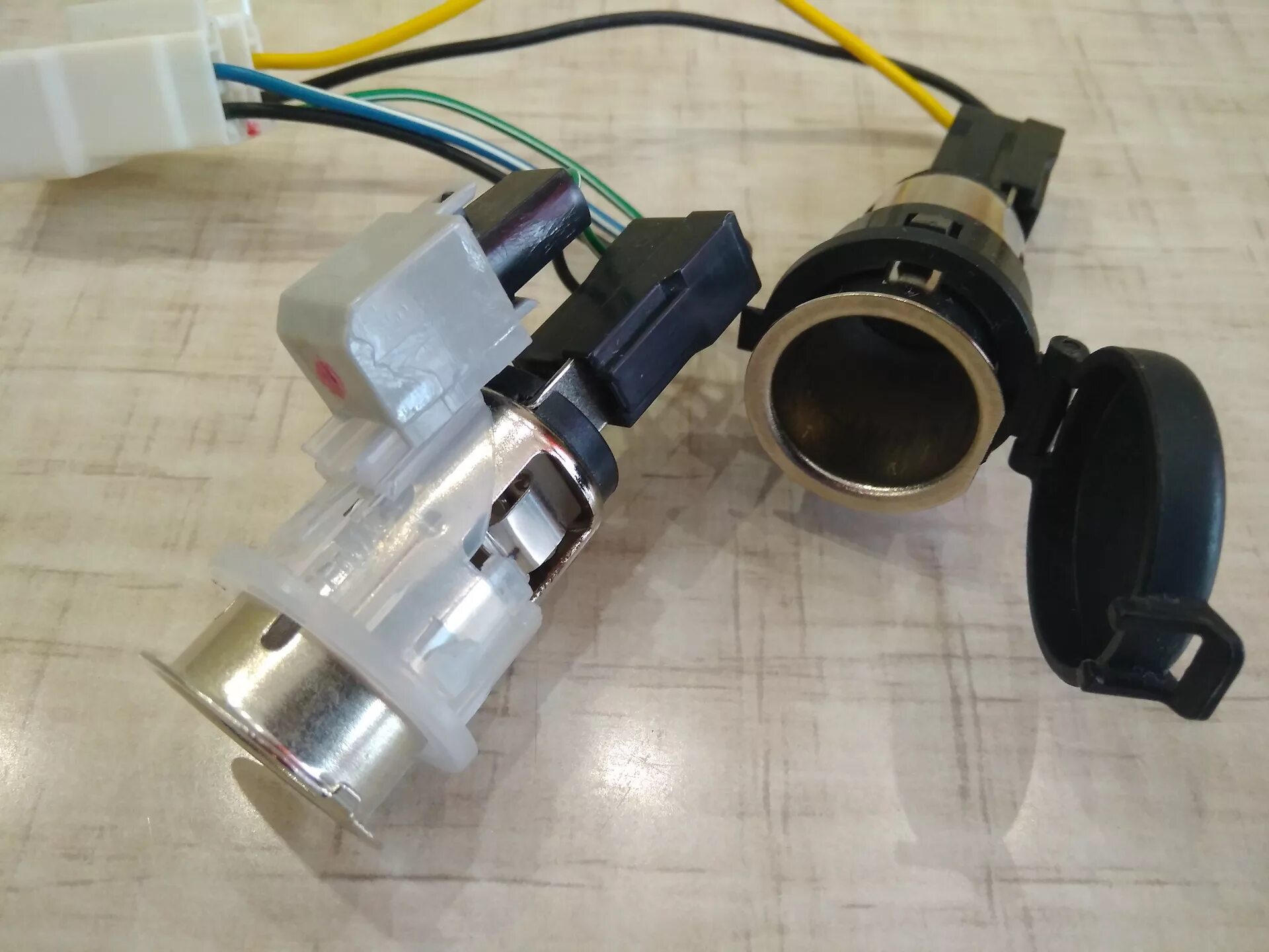 Розетка прикуривателя автомобиля 12v. Гнездо прикуривателя даф 105. Гнездо прикуривателя даф 105. Гнездо прикуривателя hd78. Прикуриватель даф 105.