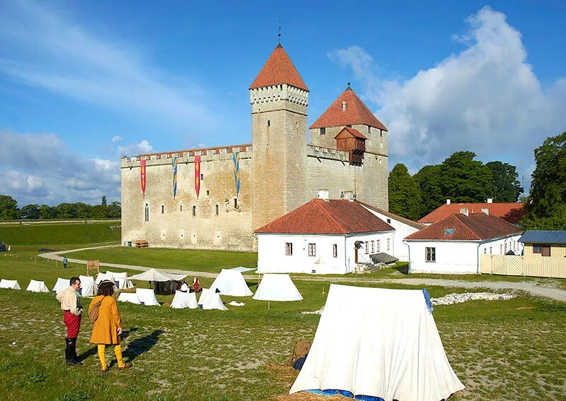 Бастион замки. Замок Аренсбург Эстония. Замок Курессааре. Сааремаа Курессааре. Епископский замок в Курессааре.