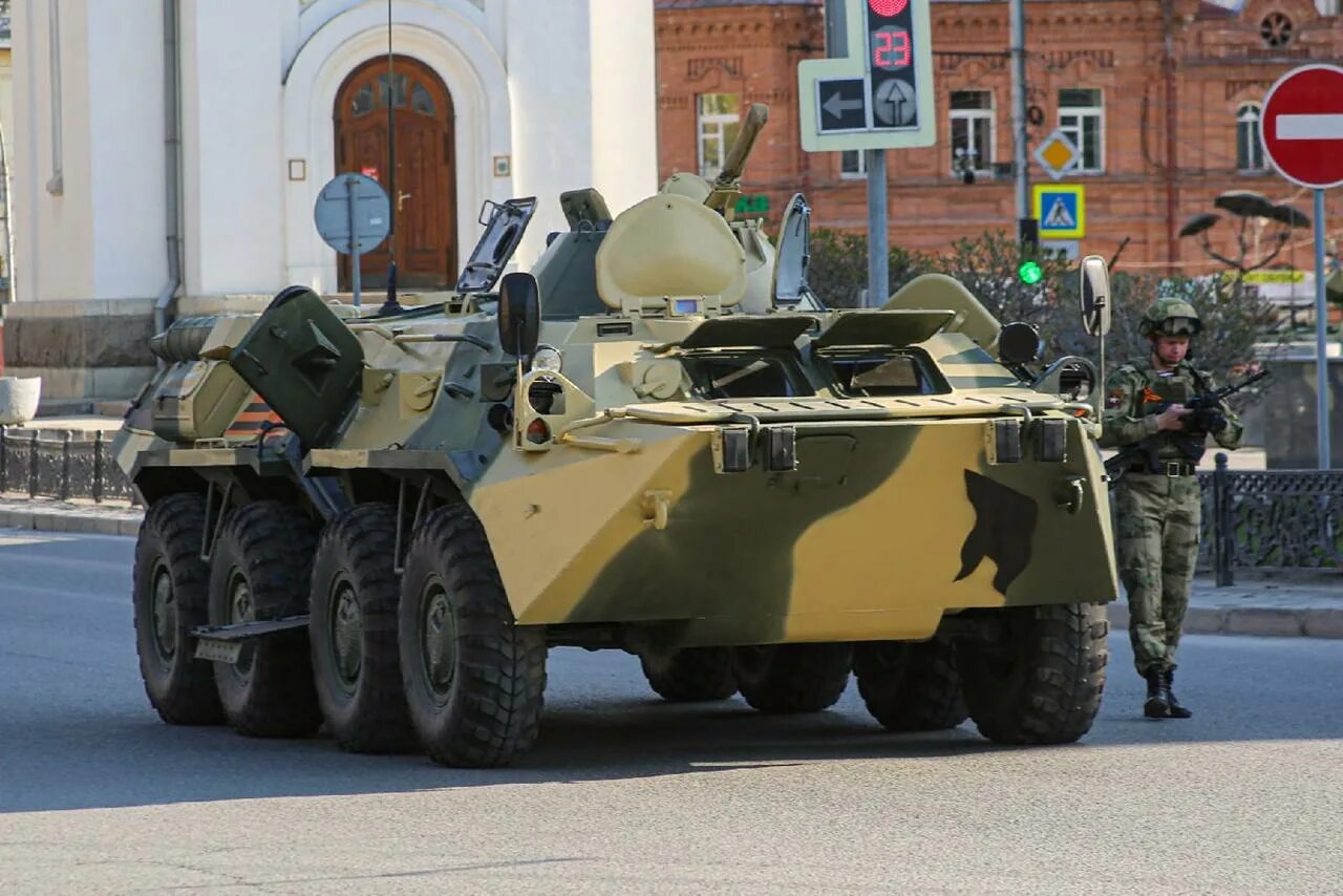 Новосибирск 5 мая. Военная техника. Военный парад. Парад Победы фото. Танки на параде.