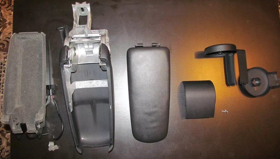 Ремонт подлокотника - Audi A4 (B7), 1,8 л, 2007 года поломка DRIVE2