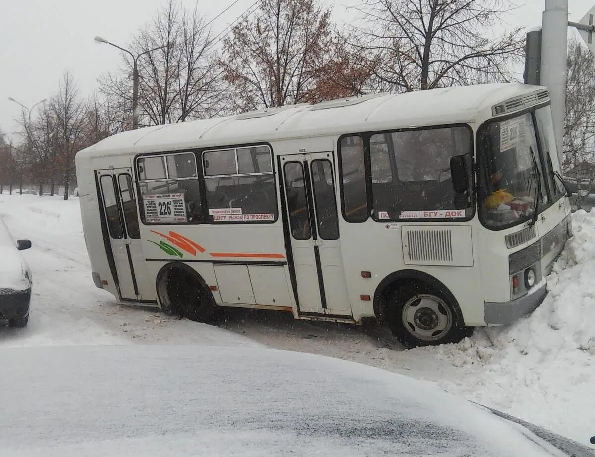 Автобус 226 на сегодня. Пазики 235 маршрут уфа. пазики в уфе. баллоны на крыше пазики в уфе. 226 маршрутка уфа уфимский док бгу.