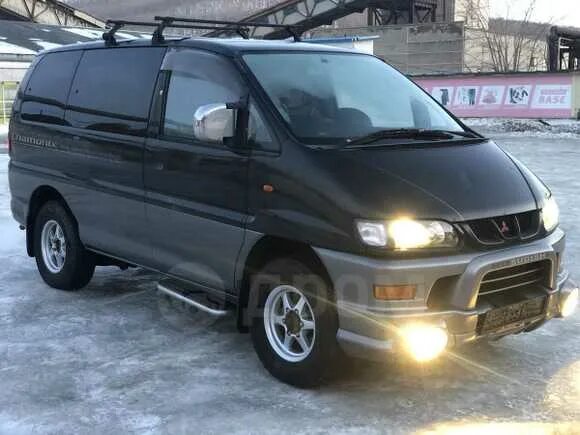 Мицубиси Делика 2001. Mitsubishi Delica 3 литра. Мицубиси Делика Владивосток. Встреча видео Mitsubishi Delica 2001 года бензин видео.