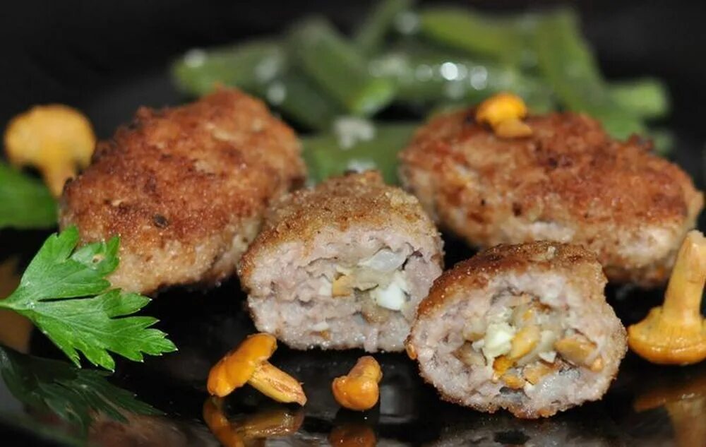 Начинка для зраз из мясного фарша. Зразы с грибами. зразы рыбные рубленные с грибами. рыбные зразы с грибами. зразы мясные рубленные.
