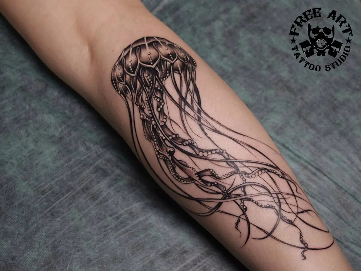 Тату медуза для девушек. Медуза ронданини тату. Тату медуза. Тату медуза на руке мужские. Медуза ронданини тату.
