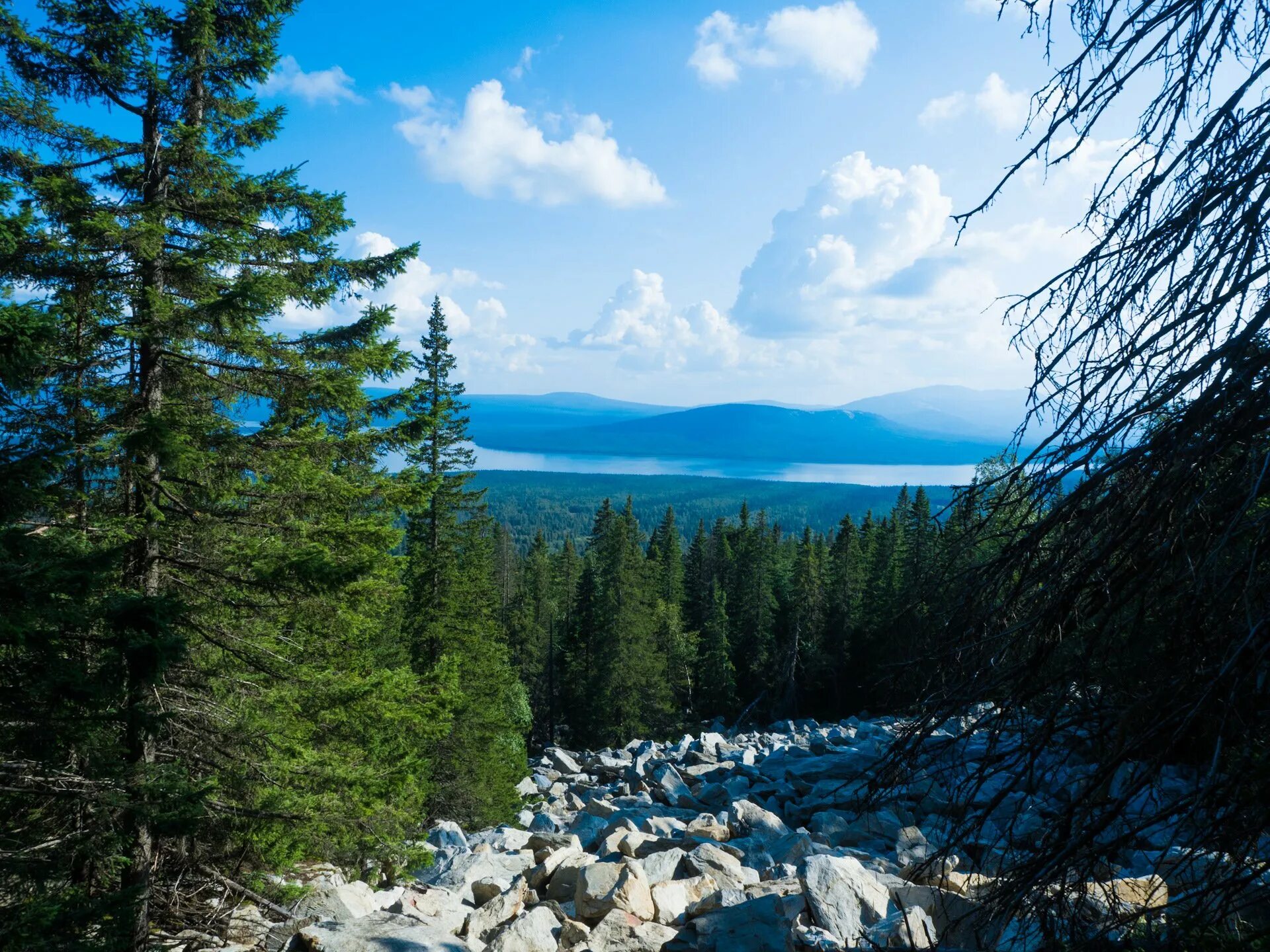 Зюраткуль национальный парк. Парк Зюраткуль. Озеро Зюраткуль. Заповедник Зюраткуль Челябинская.