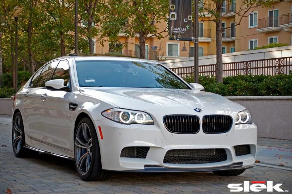 Bmw f10 m. BMW 5 f10. BMW m5 f10 White. BMW 5 f10 м пакет. BMW f10 m пакет.