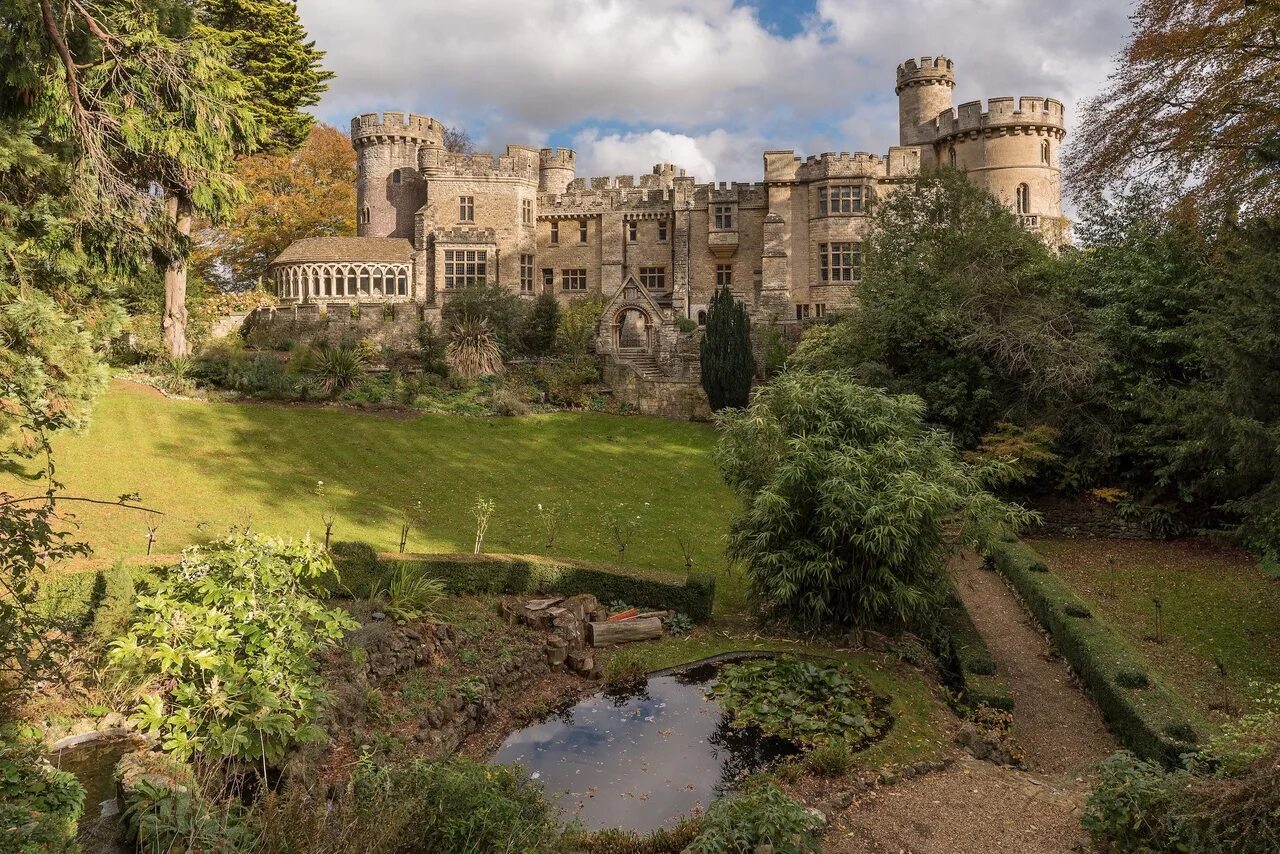Касл хаус замок. Берг (замок, бавария). Замок лоарре испания. Замок фолган англия. Замки англии: dover.