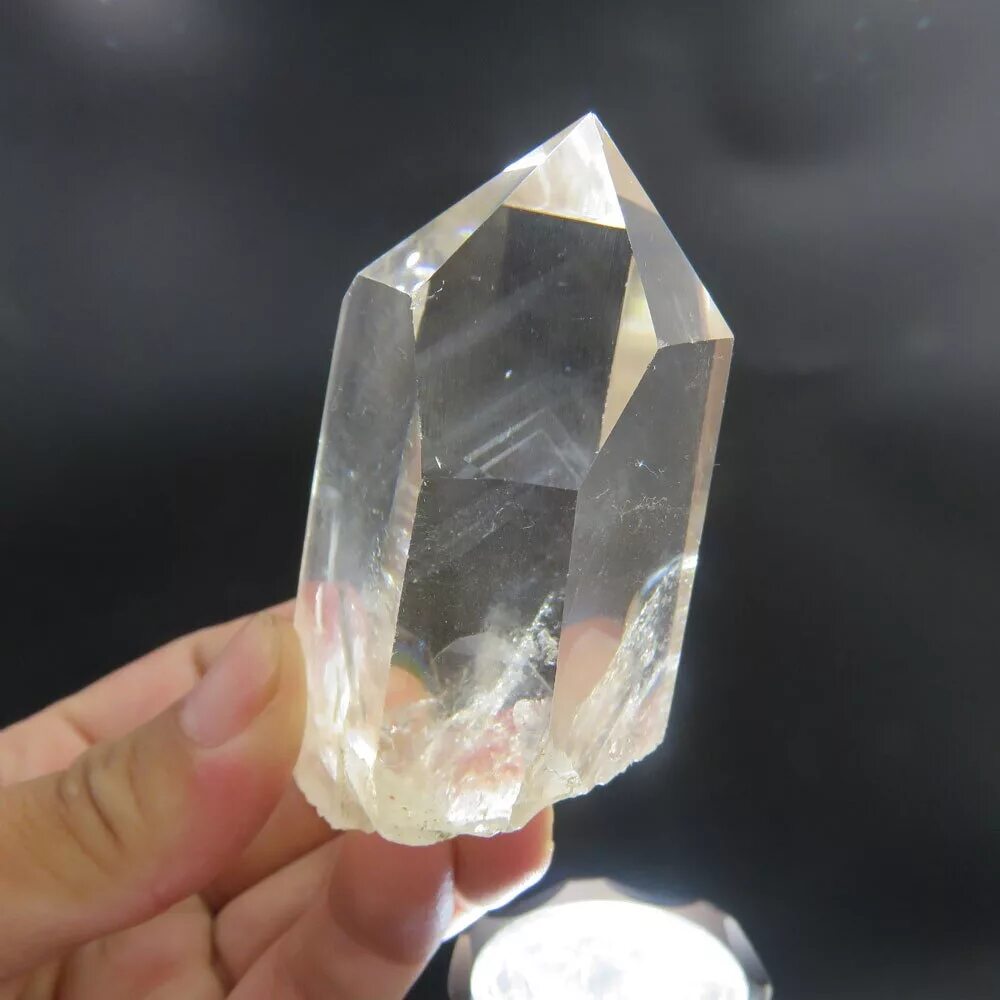 Прозрачный кварц Кристалл. Полупрозрачные камни кварц. Rock-Crystal Quartz камень. Кристал Стоун g2807. Прозрачно кристаллический