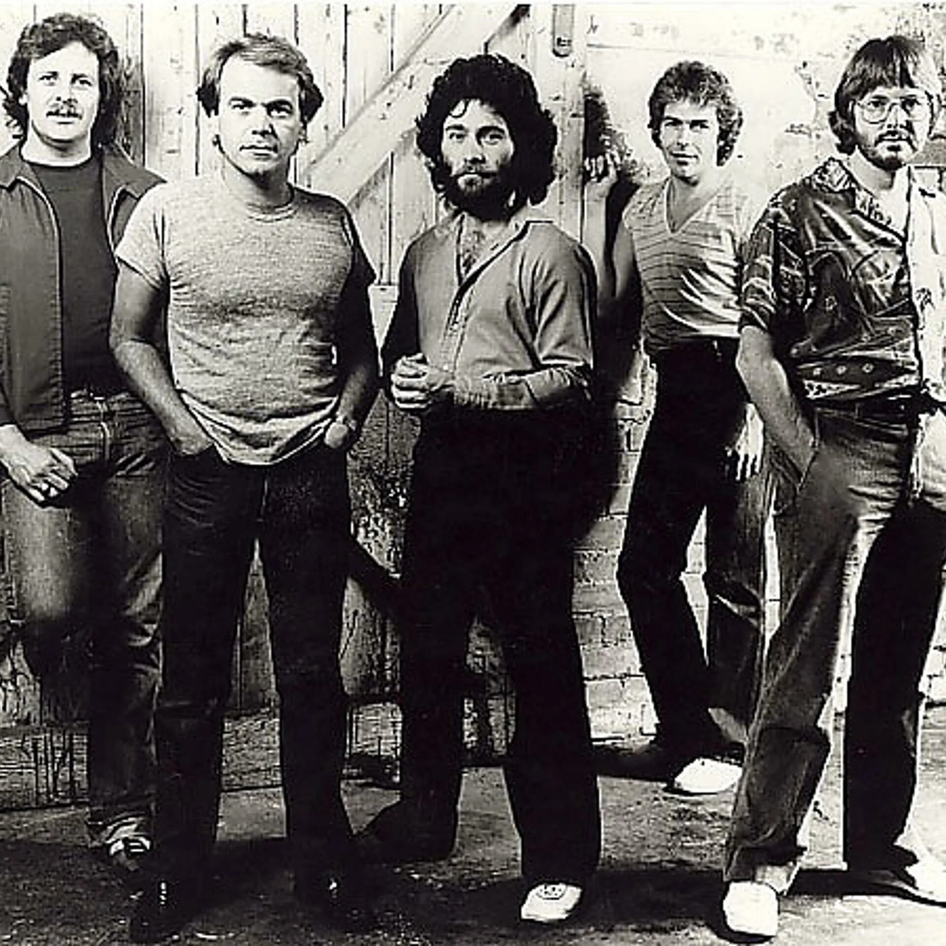 Little river band – little river band 1975. Группа реки слушать. Под облаками группа. Группа реки слушать. Группа река тверь.