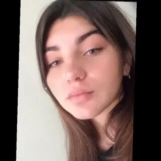 Аня вышла из школы
