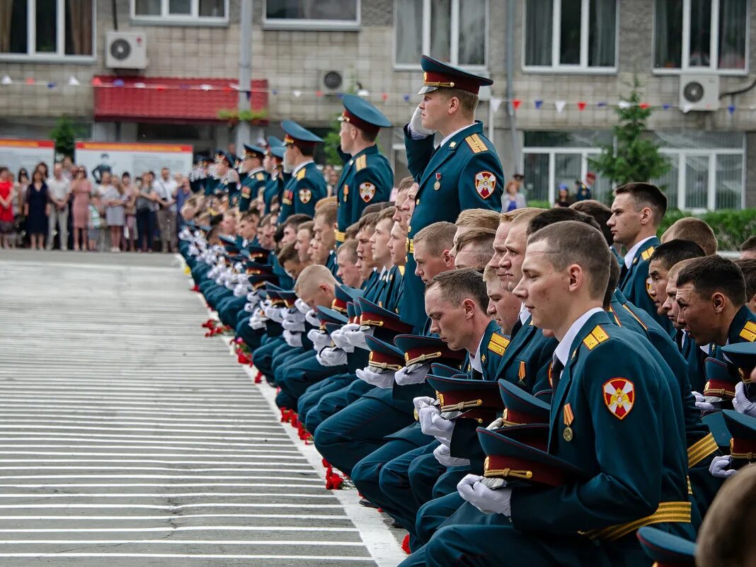 Нви внг рф. Новосибирский институт войск национальной гвардии РФ. Новосибирск НВИ военный институт. Курсанты НВИ. Курсанты НВИ ВВ МВД.