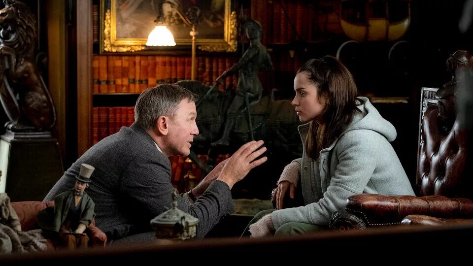 Достать ножи 2. Достать ножи (2019). Ана де армас. Достать ножи 1 2019. Достать ножи 1 2019.