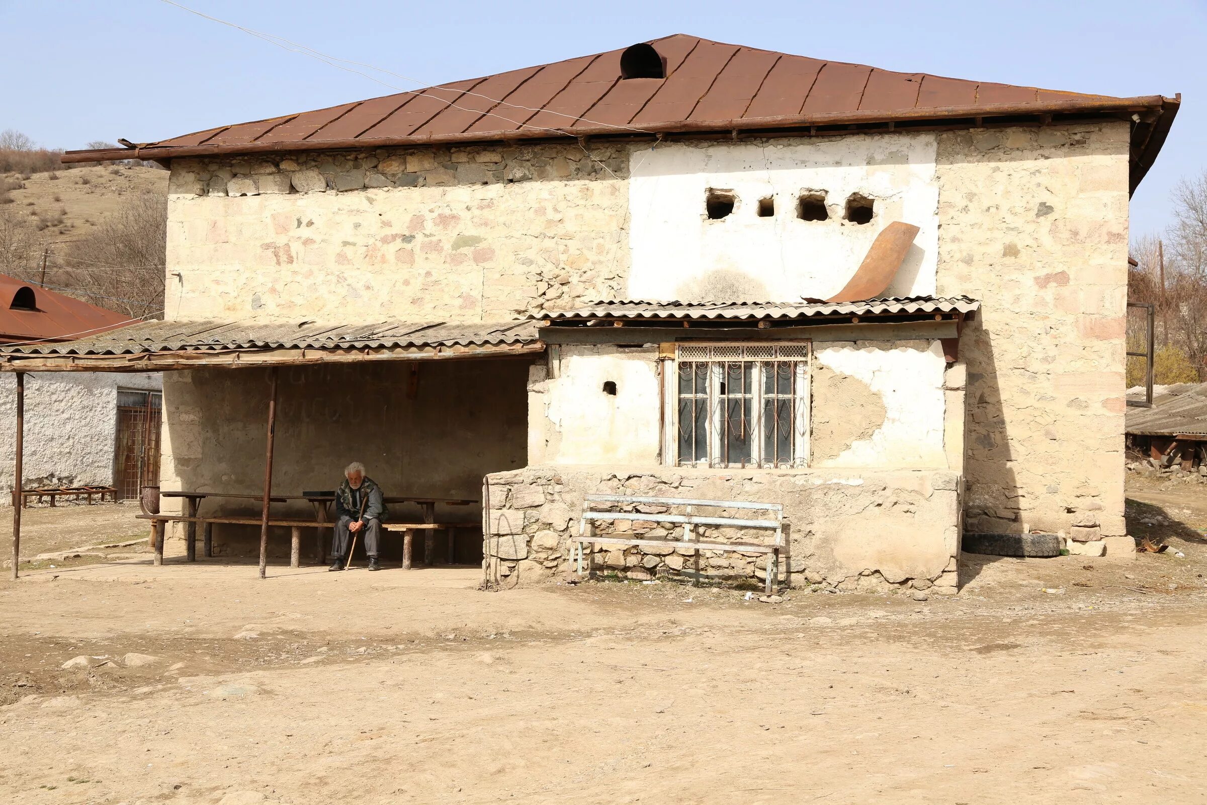 Караван сарай Карабах. Карабахская деревня. Поселок аярлы Карабах. Село Арцах. Село караван
