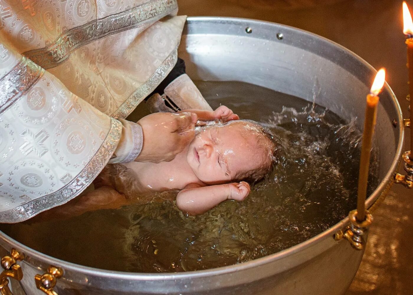 О крещении. Купель для крещения младенцев. Таинство крещения. Крестины в церкви. После крещения младенца