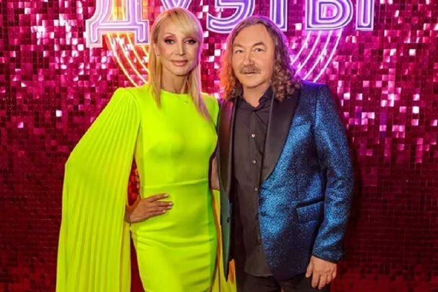 Концерт кристины орбакайте на сцене. Орбакайте и николаев. Орбакайте и николаев. Кристина орбакайте славянский базар. Орбакайте и николаев оделись на шоу.