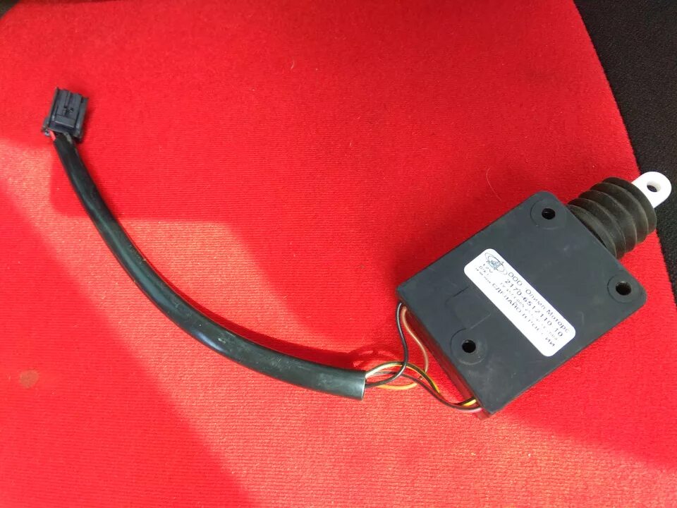 Как снять моторедуктор двери приора Removal and installation of the lock of a back door (Lada Priora 1, 2007-2018, V