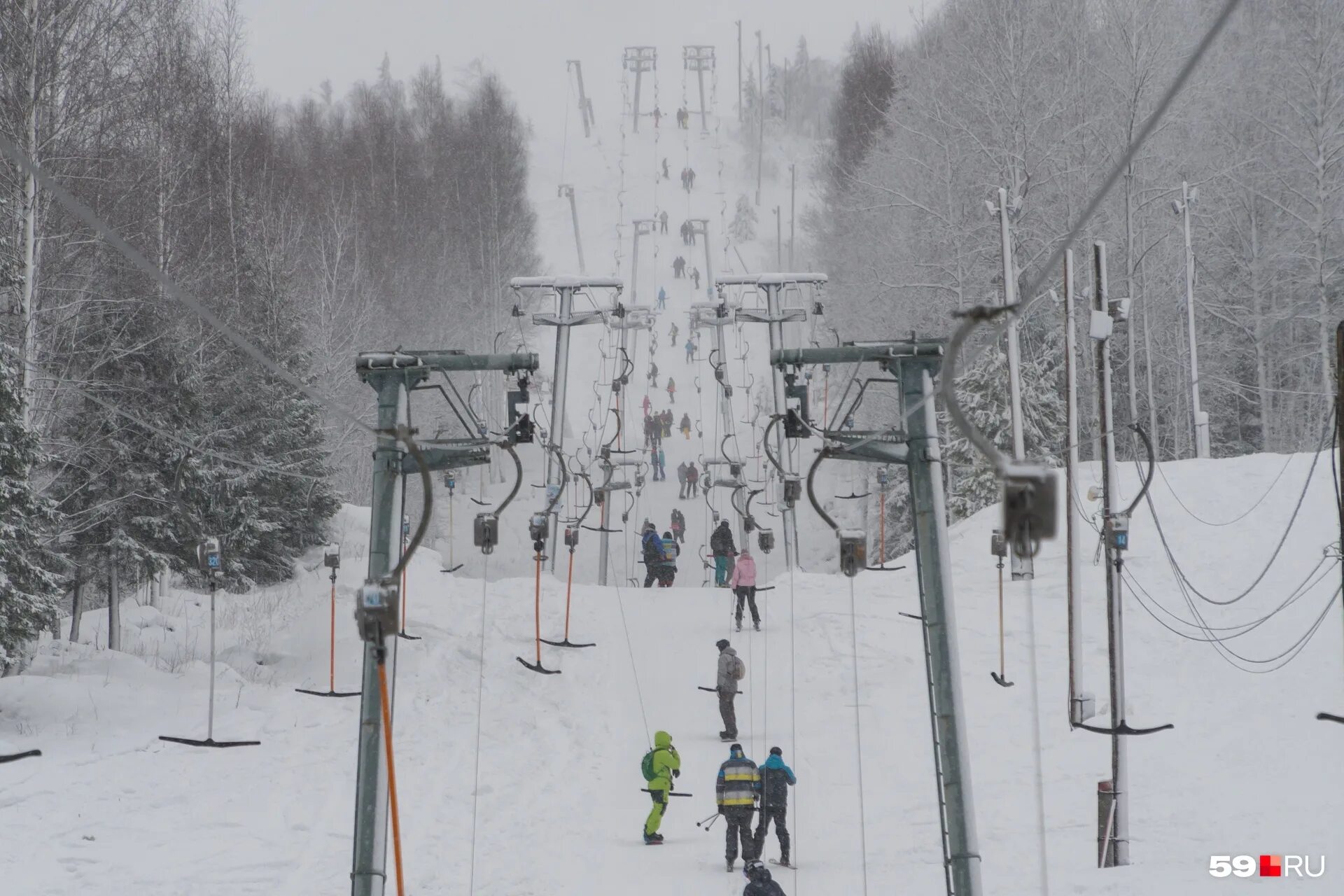 Гора крестовая губаха горнолыжный курорт. Губаха пермь сегодня. Горнолыжный экспресс пермь. Гора губаха. Глц губаха.