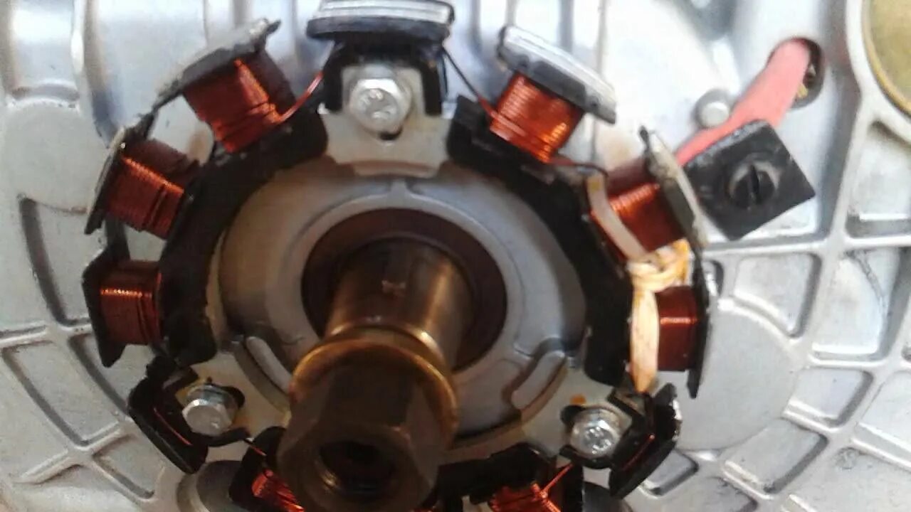 Генератор 220 на мотоблок брайт. Генератор 220 на мотоблок нева. Генератор на мотоблок. Генератор 220 на мотоблок нева. Генератор самовозбуждающийся на мотоблок.