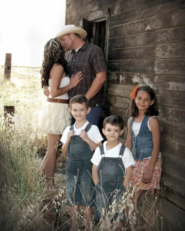 Необычная семья. Моя семья жизнь в деревне на дзене. Моя семья жизнь в деревне на дзене. В деревне. В деревне.