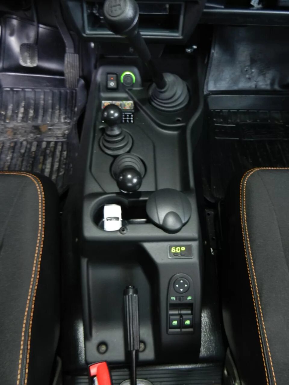 консоль пола пока от 21213 - Lada 4x4 3D, 1,6 л, 1993 года своими руками DRIVE2