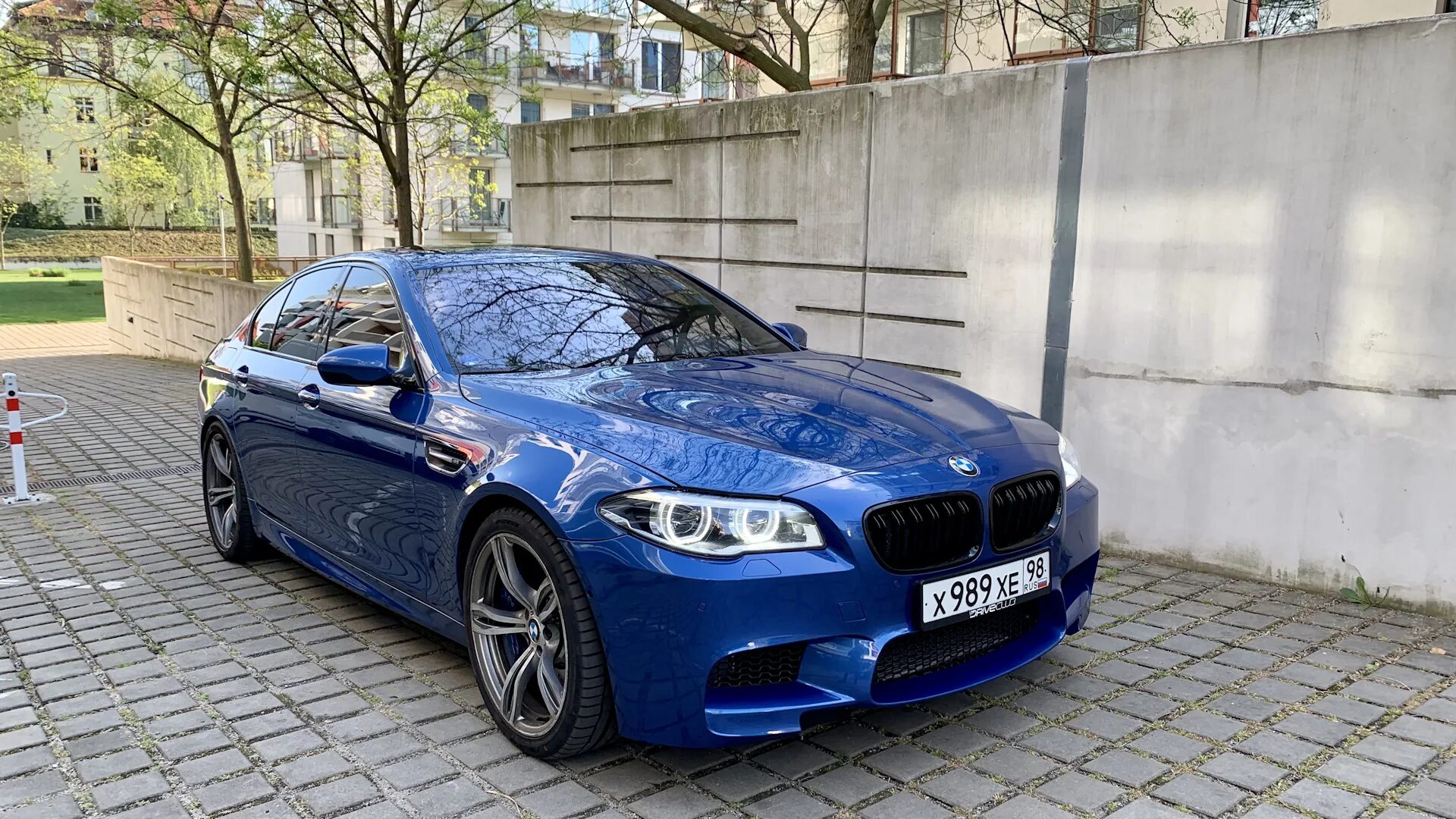 Синяя бмв м5. BMW m5 синяя. BMW m5 f10. BMW f10 синяя. BMW m5 f10 Blue.