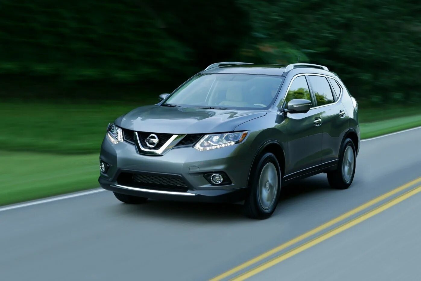 Марки автомобиля nissan. Nissan Rogue 2005. Nissan Rogue 2021. Ниссан Rogue 2014-2017. Комплектации Nissan Rogue 2017.