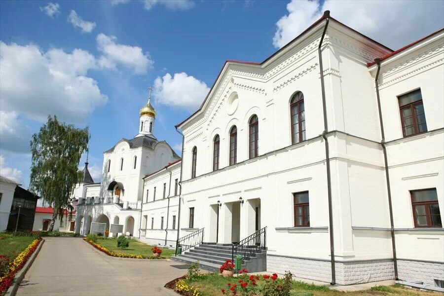 Ярославль монастырь гостиница. Троице сергиев варницкий монастырь в ростове великом. Печеры гостиница у монастыря. Свято-введенский толгский женский монастырь ярославль. Спасо афанасиевский монастырь.