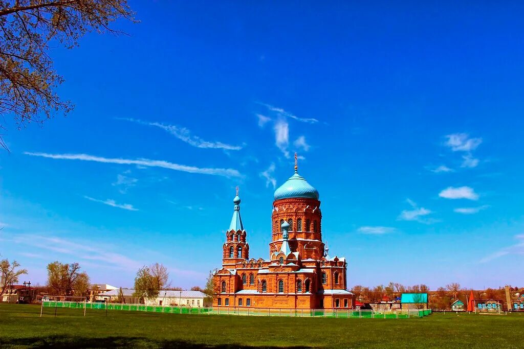 Церковь новоивановская краснодарского края. Станица новопокровская храм рождества пресвятой богородицы. Новопокровский храм. Набережная брянск церковь. Станица новоивановская краснодарский край.