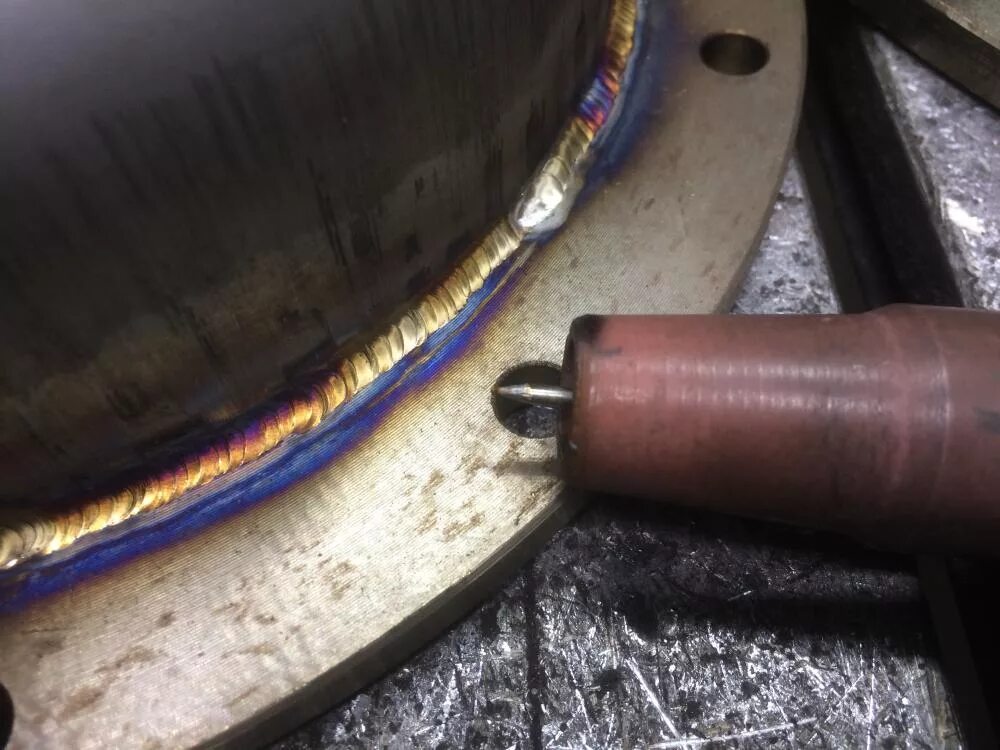 Сварка катушки. Линкольн сварочный аппарат полуавтомат проволока. Сварка катушки на накс. Сварка нержавейки полуавтоматом 20 мм. Сварочная проволока 1,2св-08гс.