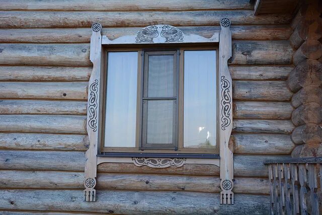 Наличник венге 120 мм. Деревянные наличники. Наличник венге. Наличники на окна. Владимирская пропильная резьба наличники.