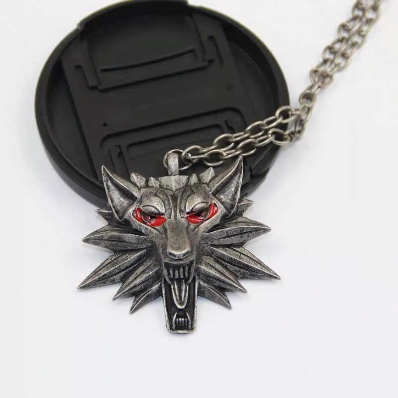 Медальон геральта. Медальон школы волка ведьмак 1. Медальон геральта. Медальон геральта ведьмак 3. Ведьмачий медальон.