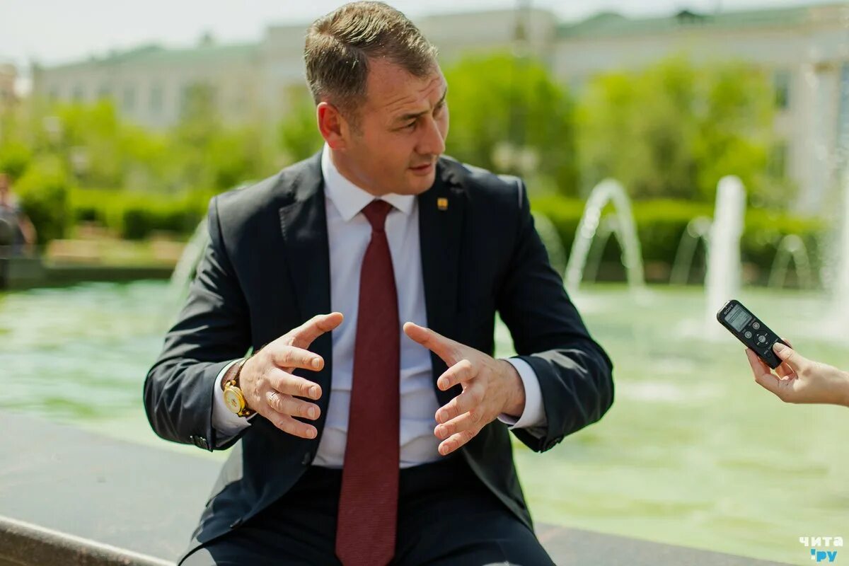 сапожников александр михайлович чита. город сапожников. сапожников александр михайлович. мэр читы сапожников. сити-менеджер читы александр сапожников.