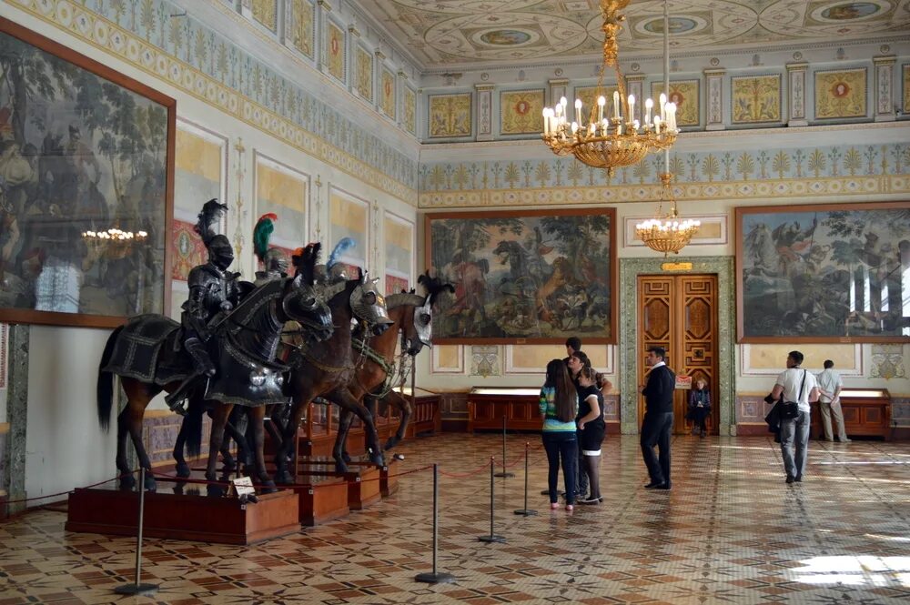 Южный фасад малого эрмитажа петербург. Константин сивков про белгород. Сивков эрмитаж. Константин сивков. Сивков эрмитаж.