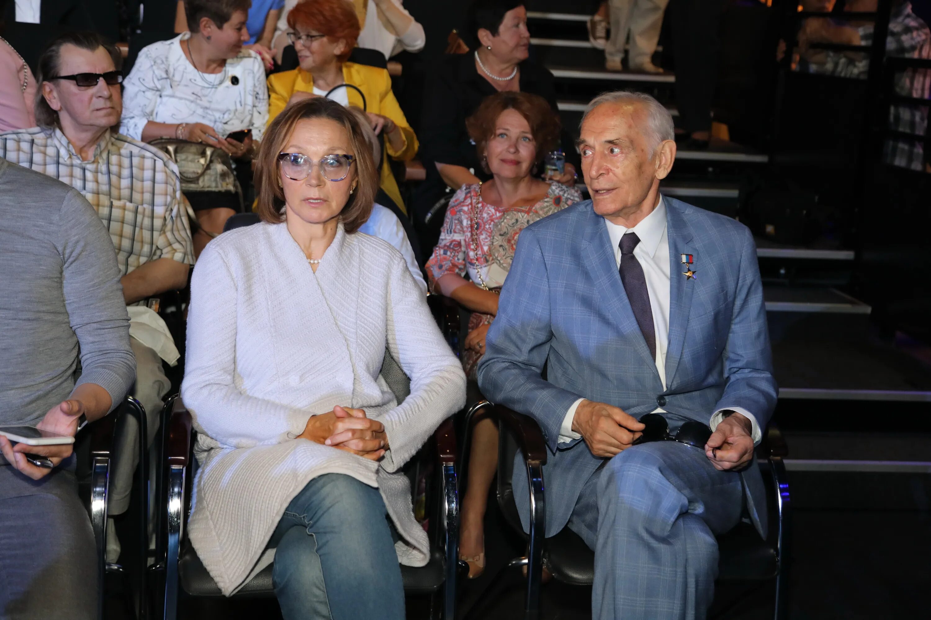 Вторая жена ланового. Ирина купченко и василий лановой. жена василия ланового ирина купченко. купченко ирина и лановой. ирина купченко и василий лановой в молодости.